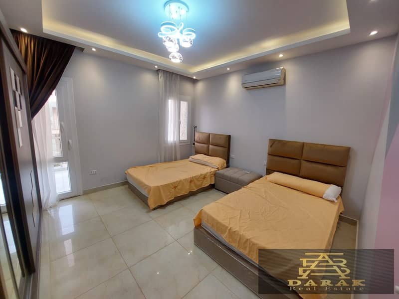 Villa for sale in Madinaty: Special finishes, 3 bedrooms, twin house, fully equipped with kitchen and air conditioning 3