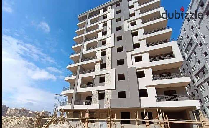 For sale, an apartment of 99.5 square meters at a special price, with payment facilities available, in the new Degla Division, Zahraa El Maadi 9