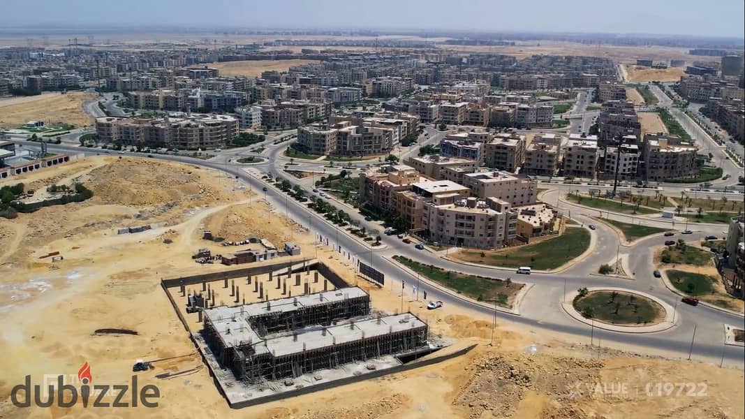 For sale, a super deluxe finished clinic in a mall under construction next to the new Carrefour and a national gas station, with installments up to 6 1