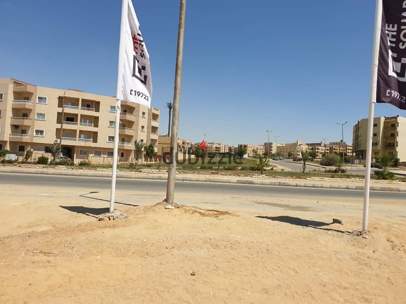 For sale, a super deluxe finished clinic in a mall under construction next to the new Carrefour and a national gas station, with installments up to 6 13