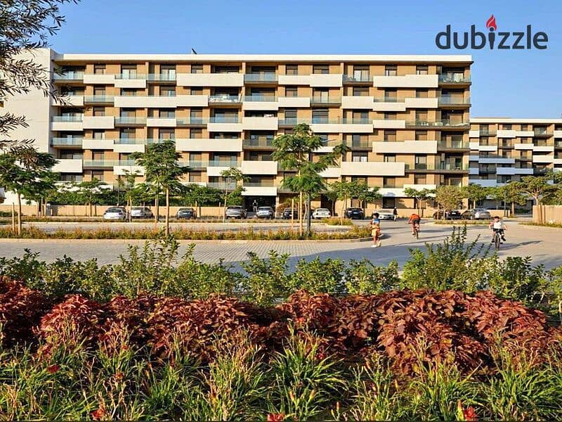 At a very special price Duplex with garden, fully finished and immediate delivery, directly in front of the International Medical Center Al Burouj 3