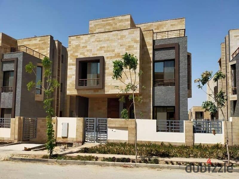 At the first offering price from Madinet Misr Housing and Development Company, own a townhouse with a very special division in a prime location. 4