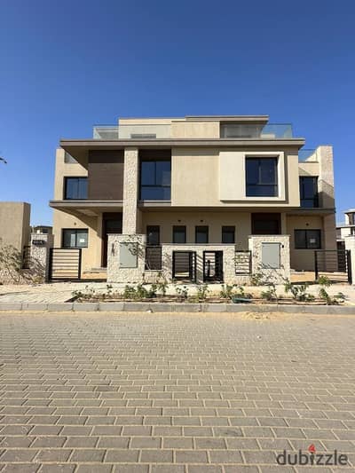 independent villa for sale fully finished with lagoon view from sodic in the estate in sheikh zayed in installments