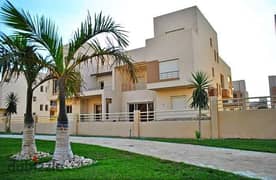 Receive immediately a resale twin house, 550 m, finished, with a private swimming pool, in Sheikh Zayed, in Grand Heights 0