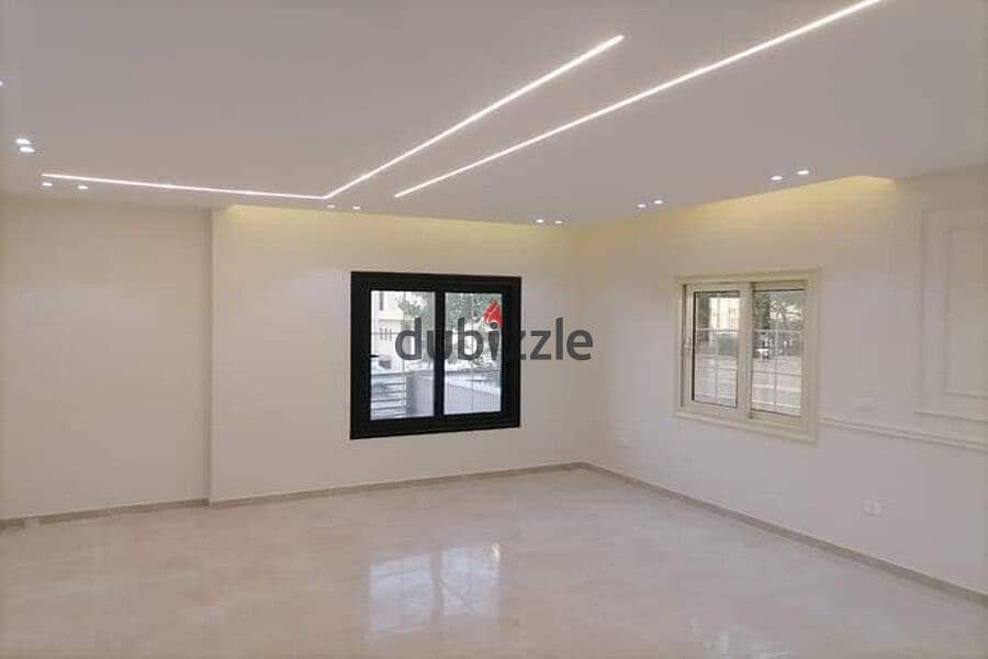 For sale at a snapshot price, a two-bedroom apartment of 114 square meters in Taj City, minutes from Nasr City 1