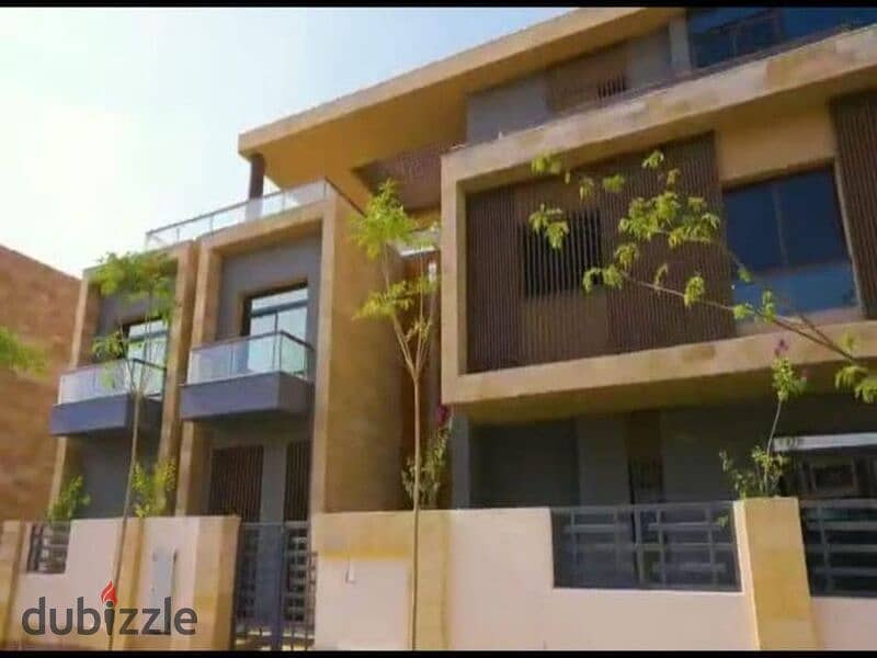 I own a villa with a 5% down payment in a prime location on Al Amal Axis and in front of Madinaty, with installments over 8 years 1