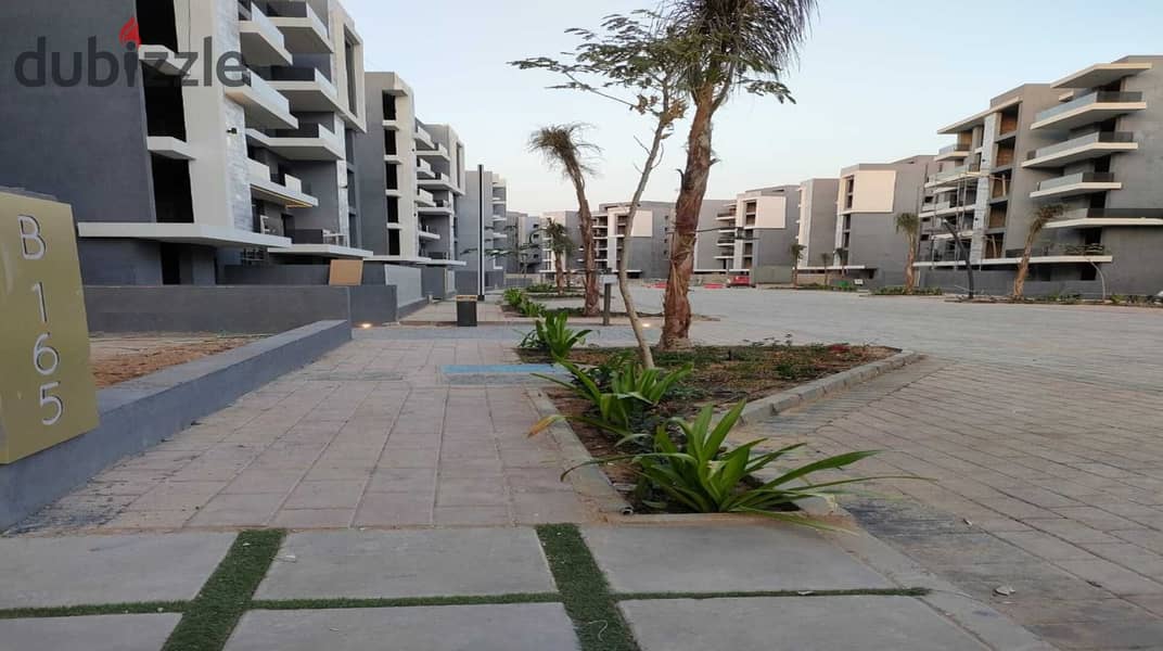 Penthouse for sale with immediate receipt in Sun Capital, Pool View, in installments 6