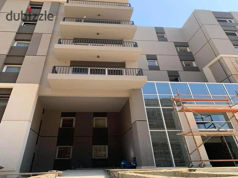 Penthouse with roof open view for sale in Haptown compound El motakbal city 4