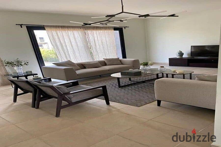 للبيع في الجولدن سكوير شقه متشطبة بالتكيفات و المطبخ من حسن علام Hassan Alaam Compound 4