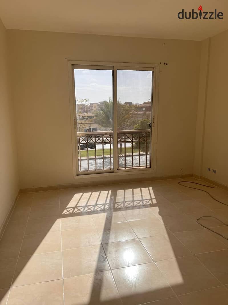 apartment for sale135m in B3 in Madinaty close to service 4