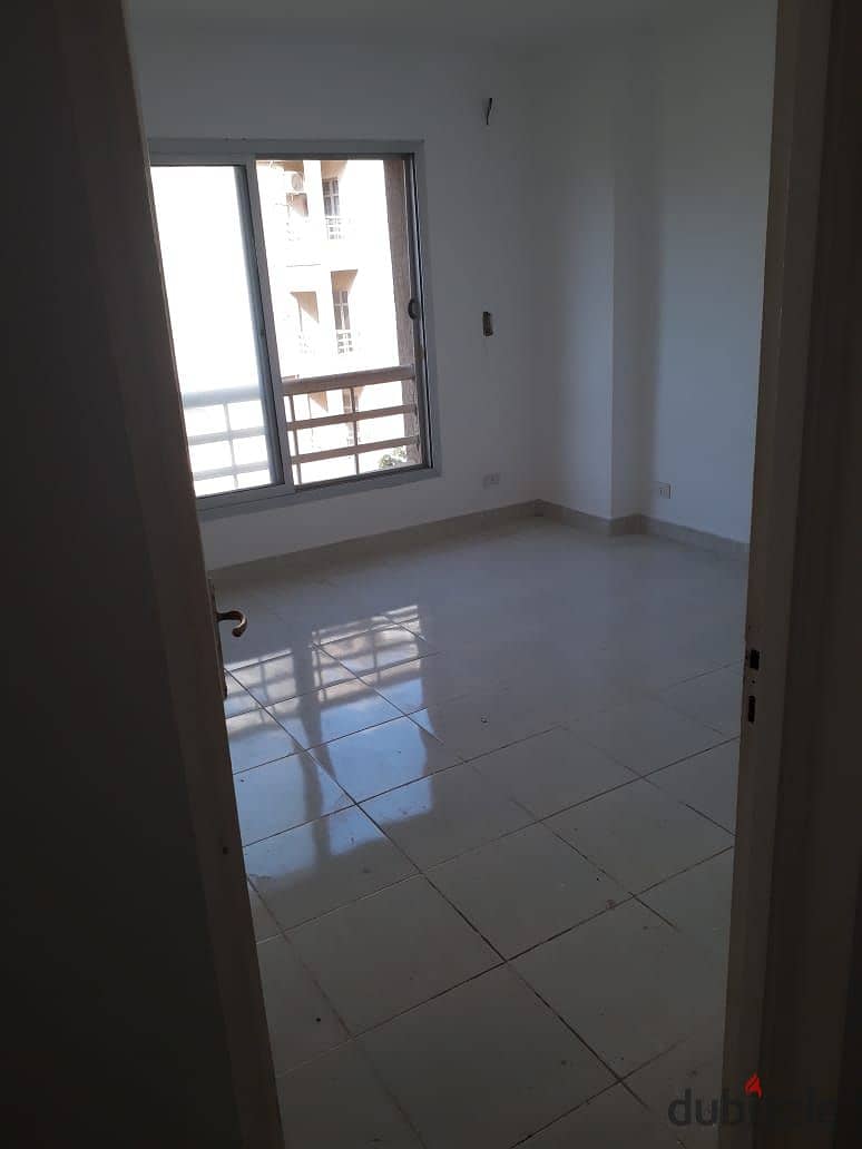 Apartment for rent in madinaty at phase B6 close to service 5