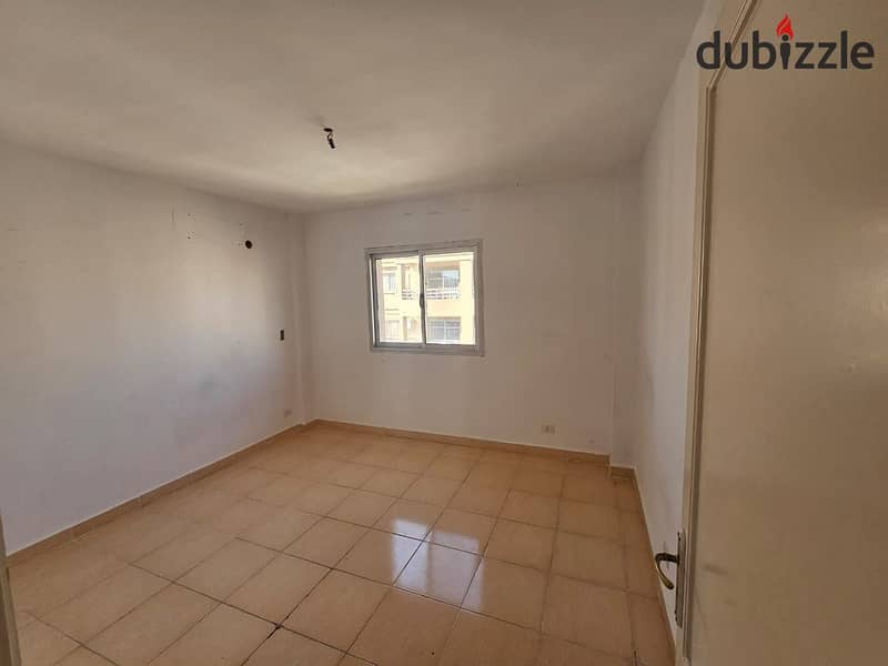 Apartment in Madinaty for rent, prime location in B6, area of ​​131 m, view and garden 4