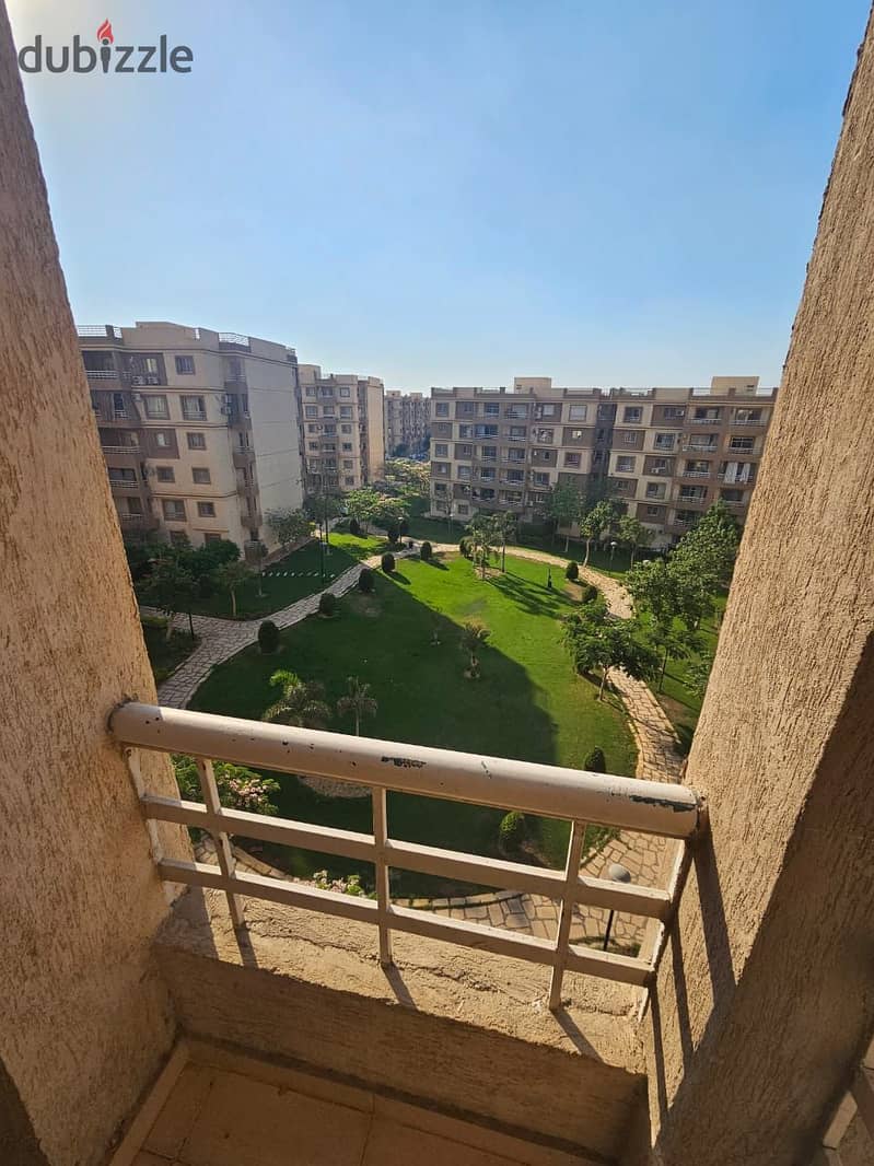 Apartment in Madinaty for rent, prime location in B6, area of ​​131 m, view and garden 5