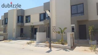 Town house Middle for sale in badya palm hills