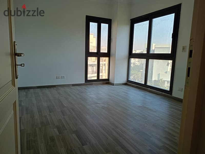 Apartment For Rent 166m in B8 Garden Vew Fifth floor 5