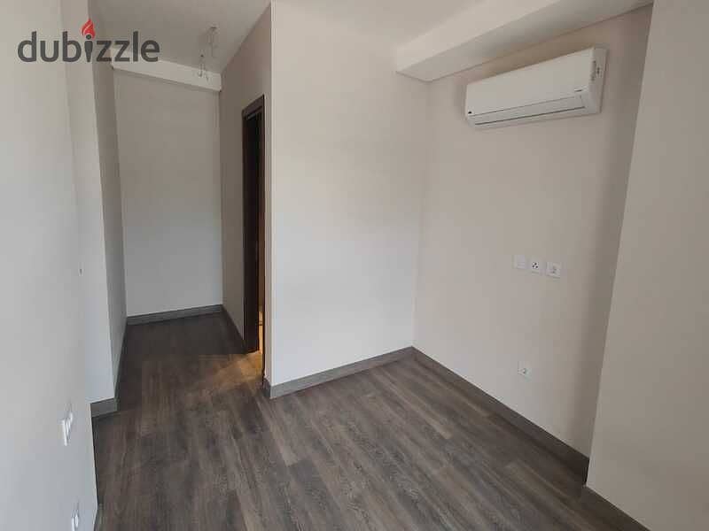 apartment 3 bedrooms  For rent   Area: 161m / Fully air conditioned. 4