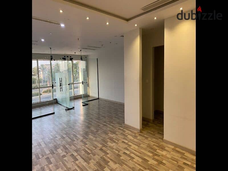 Office for rent 123 sqm with prime view and special location directly om 90th in Trivium business complex 1