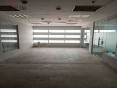 Office space 120 sqm in Bank Center 0