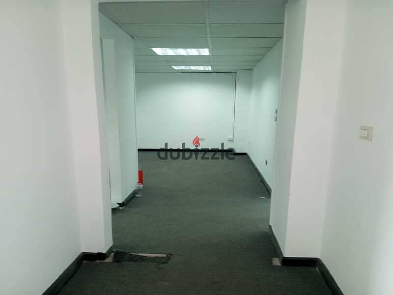 Office space 120 sqm in Bank Center 8