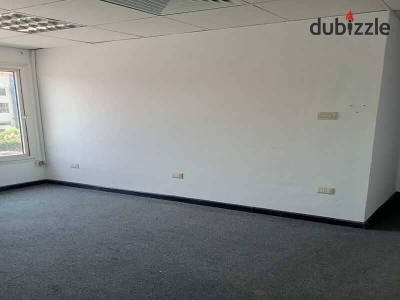 Office space 120 sqm in Bank Center 11