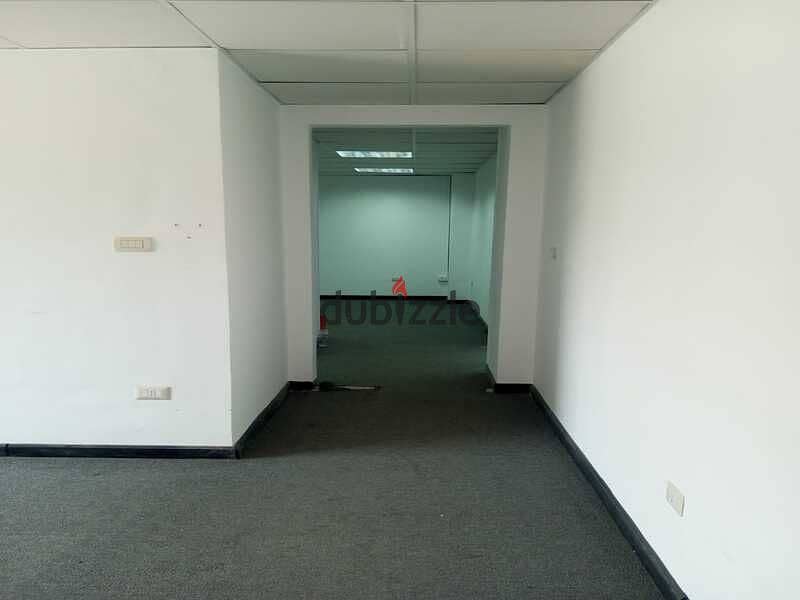 Office space 120 sqm in Bank Center 15