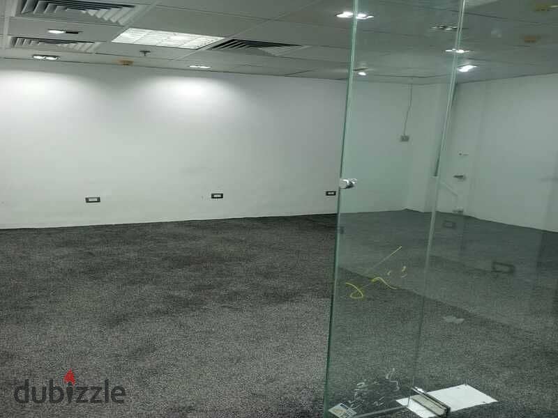 Office space 120 sqm in Bank Center 18