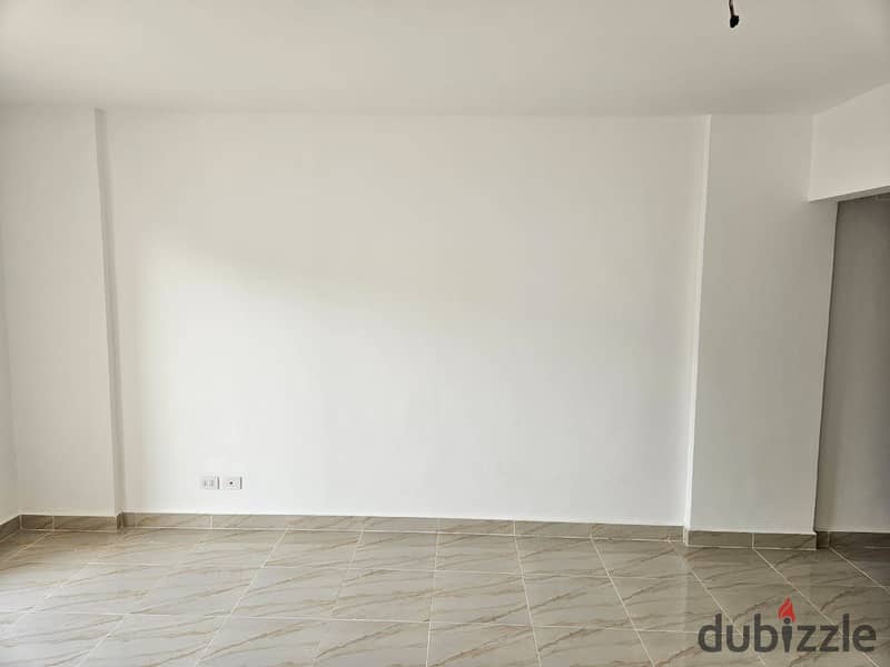 Apartment for rent, 200 m, first residence, fifth floor, wonderful view, with some finishing 8