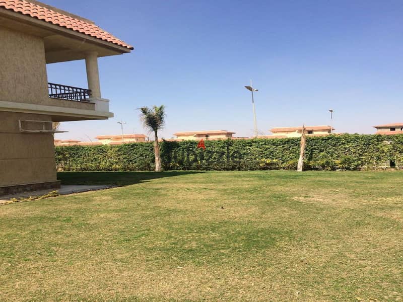 villa with Garden for rent in Madinaty Compound 11