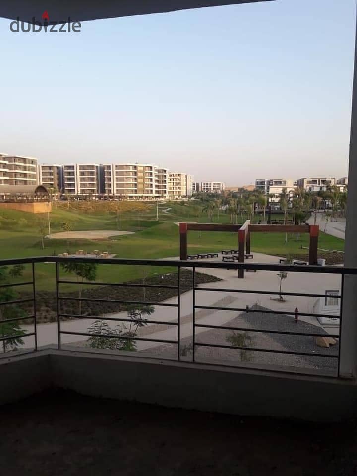 شقـة واخدة Duple View في ال club side التجمع الاول داخل taj city 4