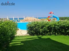 شالية 110م بجنينة 30م sea view & pool view للبيع blue blue بلو بلو العين