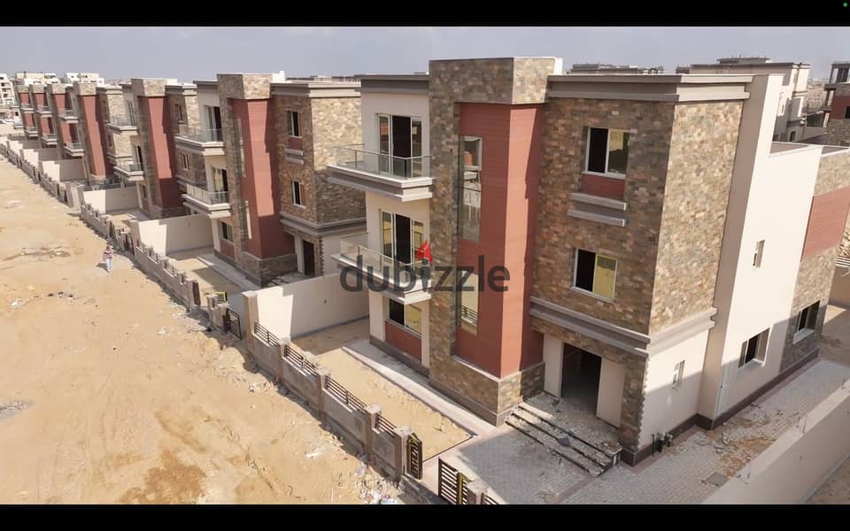 Townhouse for sale, delivery 1.5 years In installments and the club is free  Noble New Cario  تاون هاوس للبيع  كمبوند نوبل النادي مجاني لفتره محدوده 2