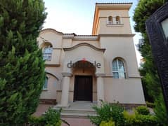 Villa for sale in Madinaty F, immediate delivery, with special finishing, distinguished location, 710 m 0