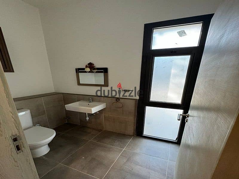 Townhouse for sale in Al Burouj Compound, immediate delivery, fully finished, 230 m 4