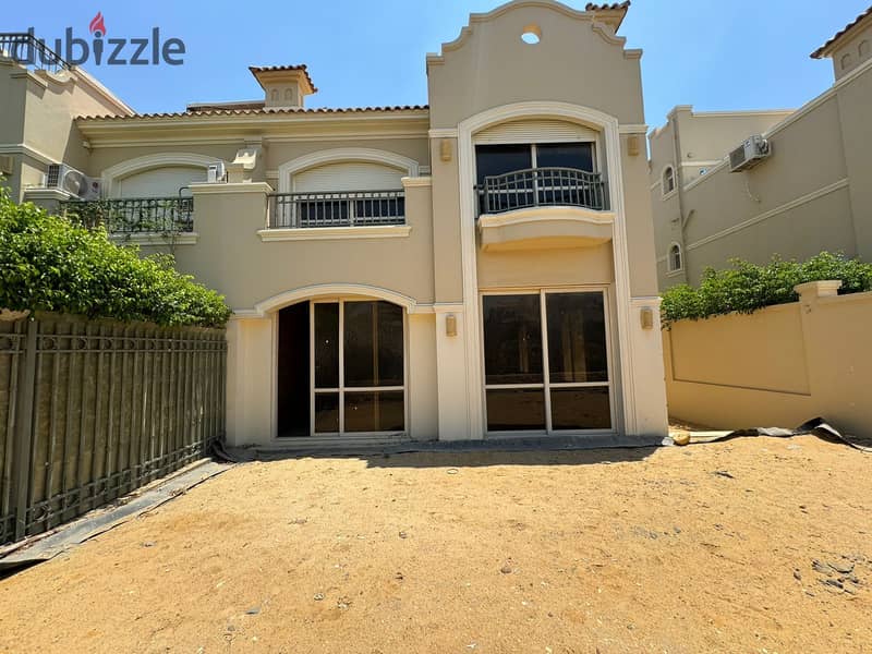 Twin house for sale in Patio 5 East Compound, immediate delivery, distinctive view of the pool 1