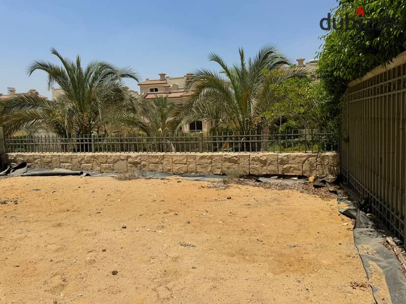 Twin house for sale in Patio 5 East Compound, immediate delivery, distinctive view of the pool 5