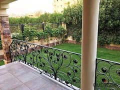 The last ground floor apartment in a large garden, in installments and without interest, in New Cairo