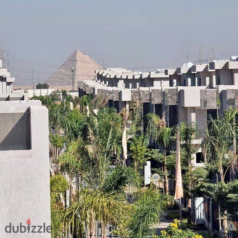 Villa shot for sale in October (views the pyramids) inside the Sun Capital Compound 1