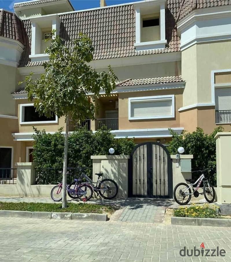 At a snapshot price, a villa apartment for sale (ground + first floor) with a private garden, minutes from Madinaty 8