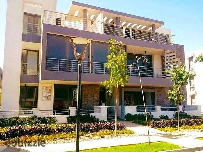 villa for sale with cash discount 40 % in Taj city compound New cairo 1