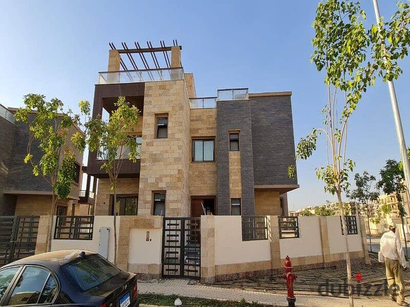 villa for sale with cash discount 40 % in Taj city compound New cairo 7