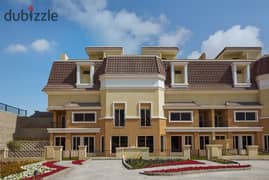 For sale in Sarai Compound, Villa Townhouse in Mostakbal City  With an area of ​​220 meters + private garden + roof  5 rooms + 6 bathrooms  High view