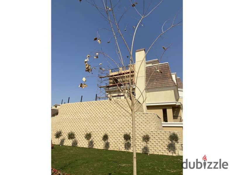 A very special villa with a view for sale in Sarai Compound 0