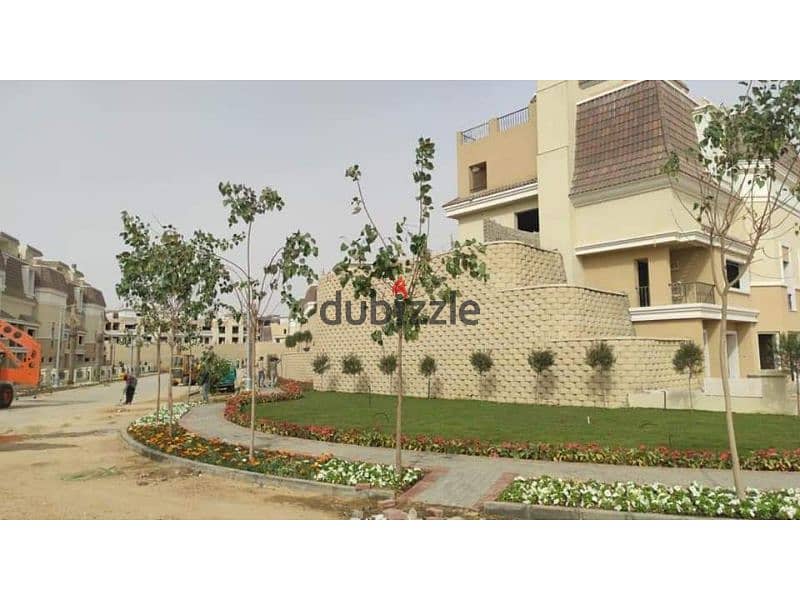 A very special villa with a view for sale in Sarai Compound 1