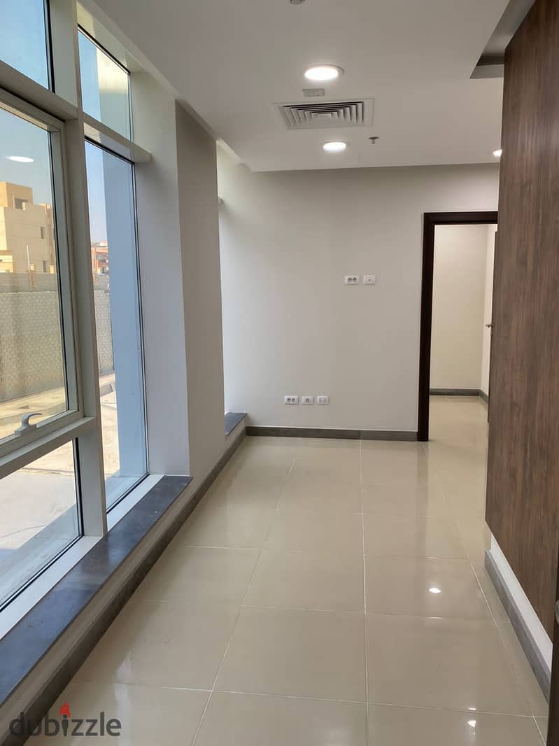 مكتب او عيادة للايجار في تريفيوم مول امام كابيتال بيزنس بارك و بارك ستريت office for rent in trivium 3