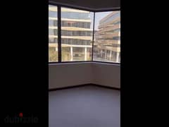 Office for Rent in The Portal Beverly Hills   مكتب للايجار في البورتال بيفرلي هيلز