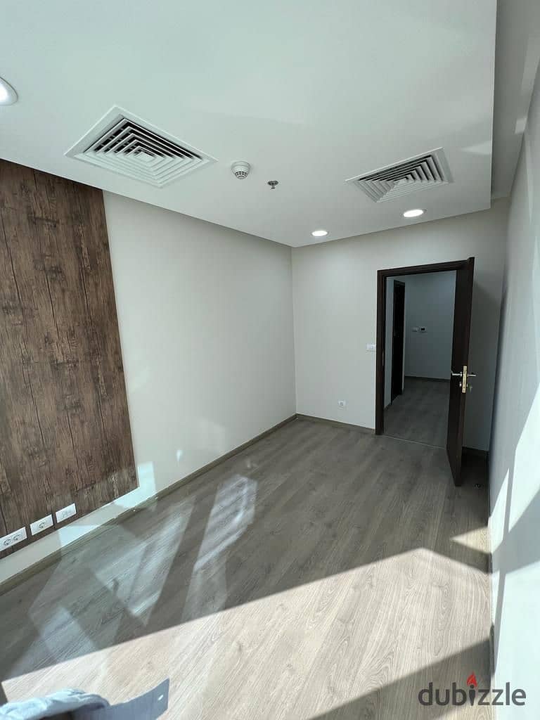 مكتب للايجار في تريفيوم مول امام كابيتال بيزنس بارك و بارك ستريت  office for rent in trivium business complex in front of park street 5