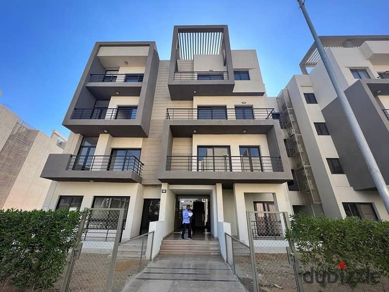 apartment for sale with garden ready to move and finished in fifth square from almarasem development 4