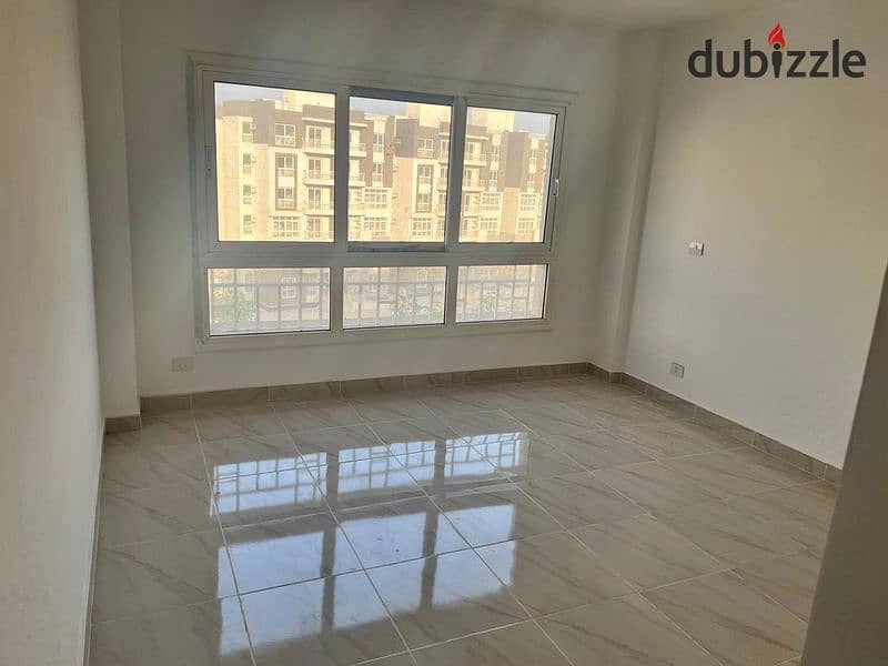 Exclusive apartment for sale in Madinaty View and Edgarn, area of ​​165 square meters, in B10 4