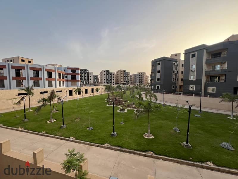 Apartment for sale, immediate receipt prime location next to the AUC and El Patio 7 with a 10% down payment, in the Fifth Settlement, Sephora Compound 3