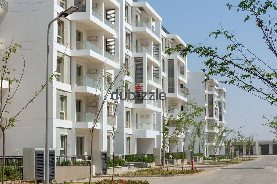 Apartment for sale, immediate receipt, fully finished, in the Mostakbal City, near the Fifth Settlement and the new capital, Beeta Greens Compound 3